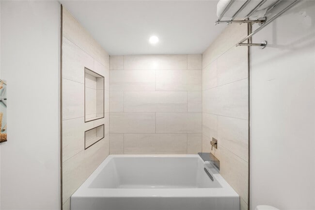 Building Photo - 1201 S Ocean Dr