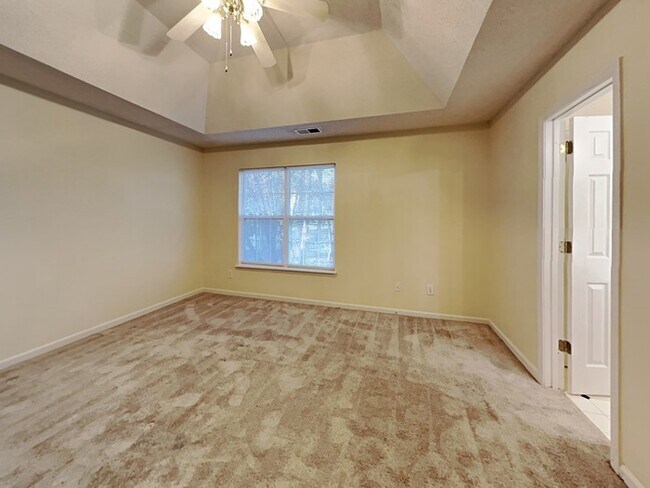 Building Photo - Sign today for FREE RENT! 4BR/2.5BA home i...