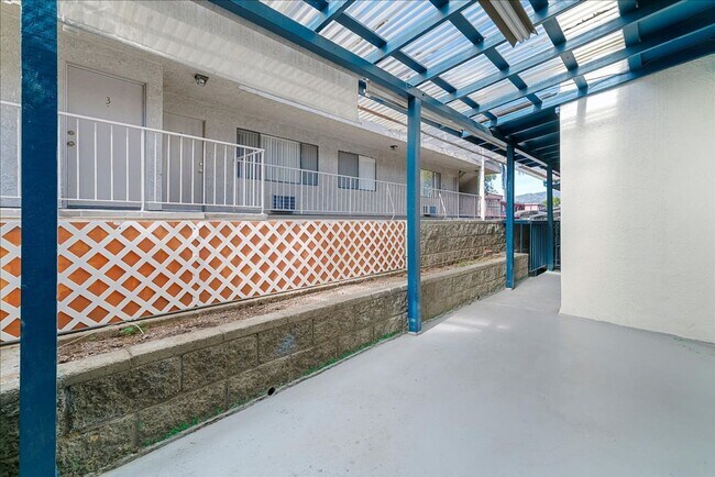 Building Photo - 448 W Windsor Rd