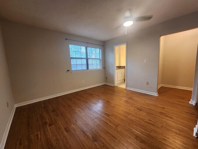 Building Photo - 828 W Carolina St