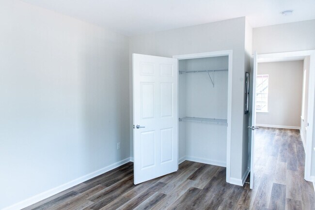 Building Photo - 11 Seminary Ave