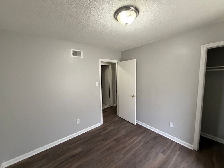 Building Photo - 4169 Double Tree St