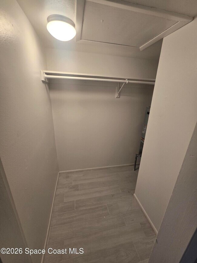 Building Photo - 400 Johnson Ave