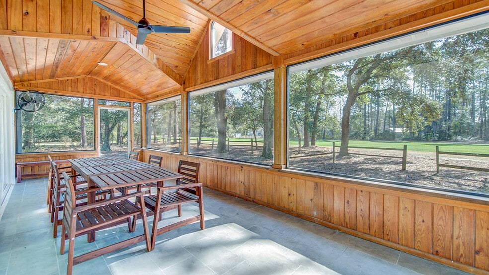 Building Photo - 176 Old Cedar Loop