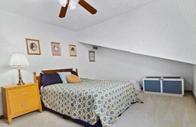 Building Photo - 3 Bedroom / 3.5 Bath House in Peoria