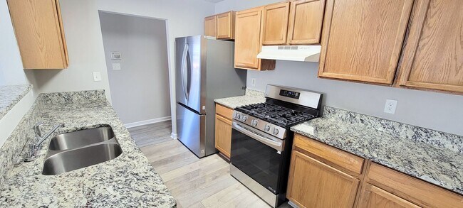 Building Photo - Charming 4BR Home with Modern Upgrades & Spacious Yard