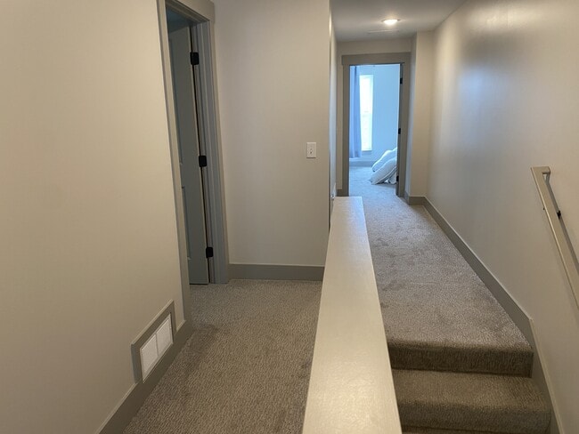 Building Photo - 336 Maple Ave
