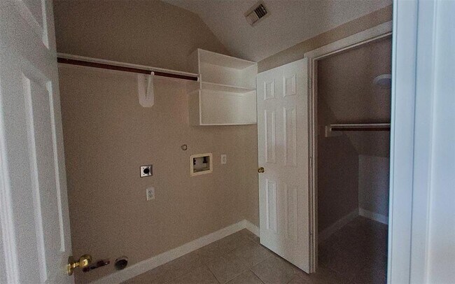Building Photo - 2707 Sun Beam Ct