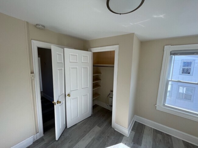 Building Photo - 216 Highland Ave