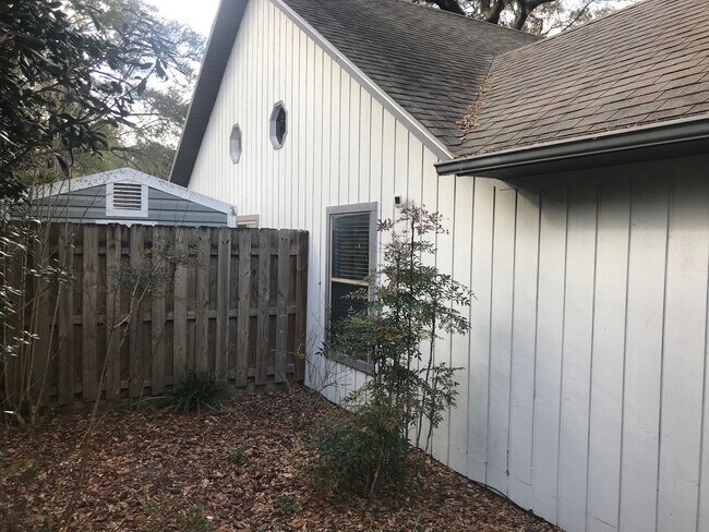 Building Photo - Beautifully Renovated Home in The Reserve!