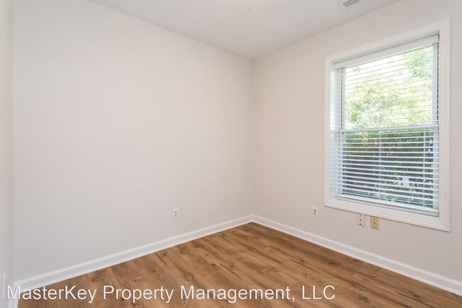 Building Photo - 3 br, 1 bath House - 211 Golf Course Drive