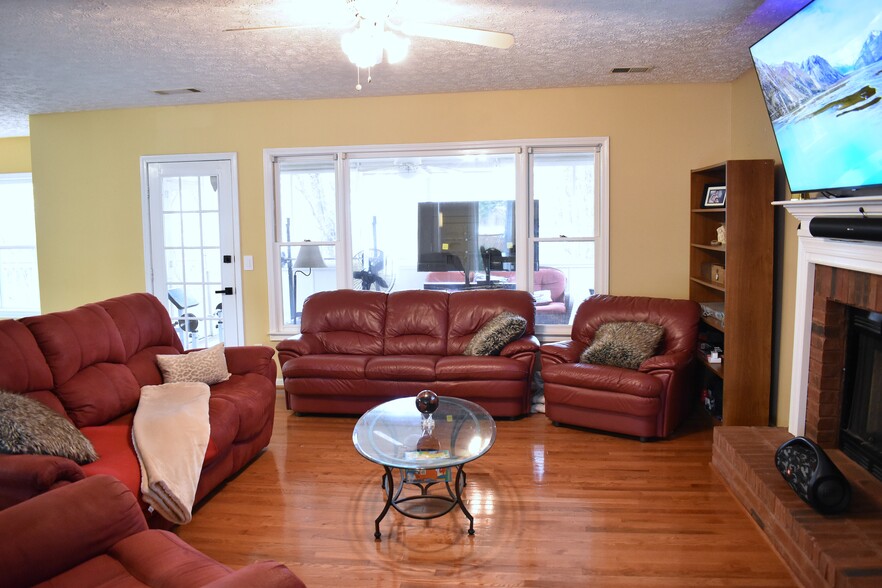 Living Room 2 - 2103 Chatou Pl NW