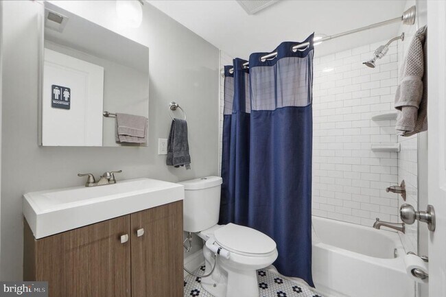 Building Photo - 1258 Holbrook Terrace NE