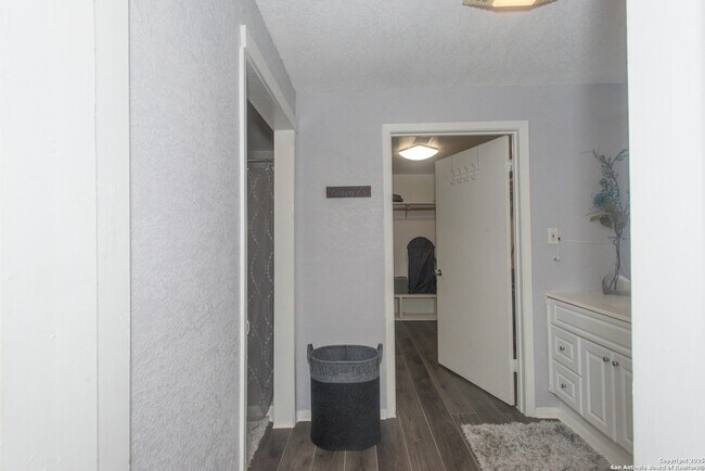 Building Photo - 611 Brunswick Blvd