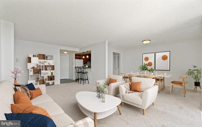 Building Photo - 118 Monroe St