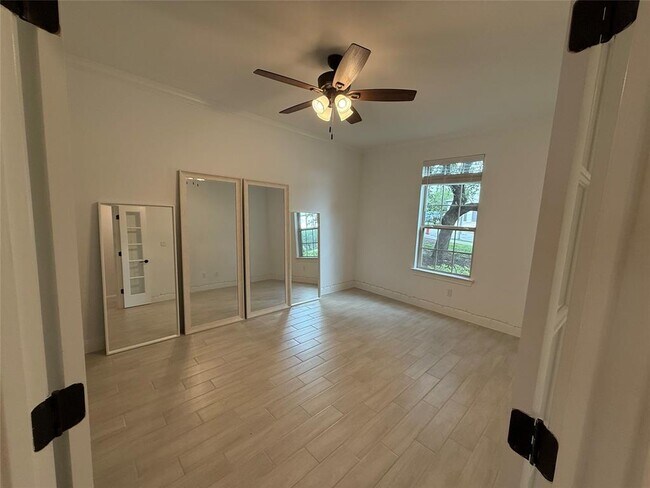 Building Photo - 5321 Texas Bluebell Dr