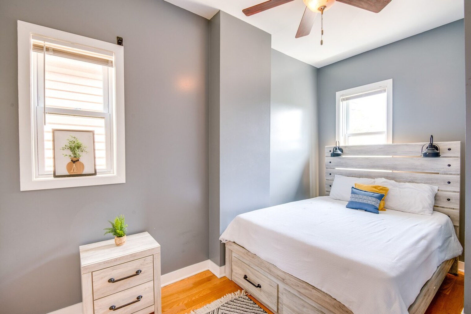 Building Photo - 4241 S Langley Ave