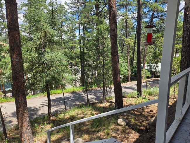 Building Photo - Great Two Bedroom Close To Midtown