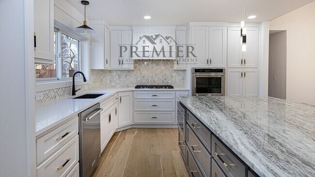 Building Photo - Stunning Remodeled 4 bedroom / 4 bath-2026...
