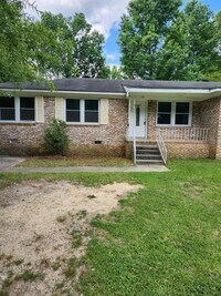 Building Photo - Crimson Apple Valley