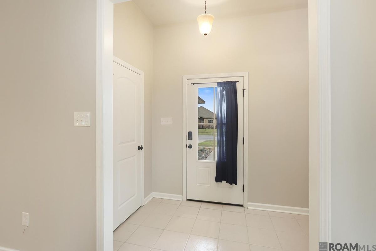 Building Photo - 42451 Baystone Ave