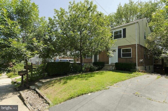 Building Photo - 5835 Fifer Dr