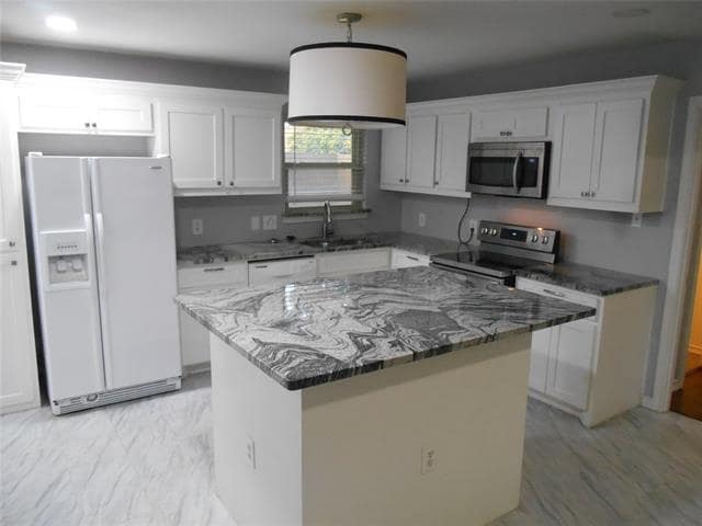 Building Photo - 606 Devonshire Dr