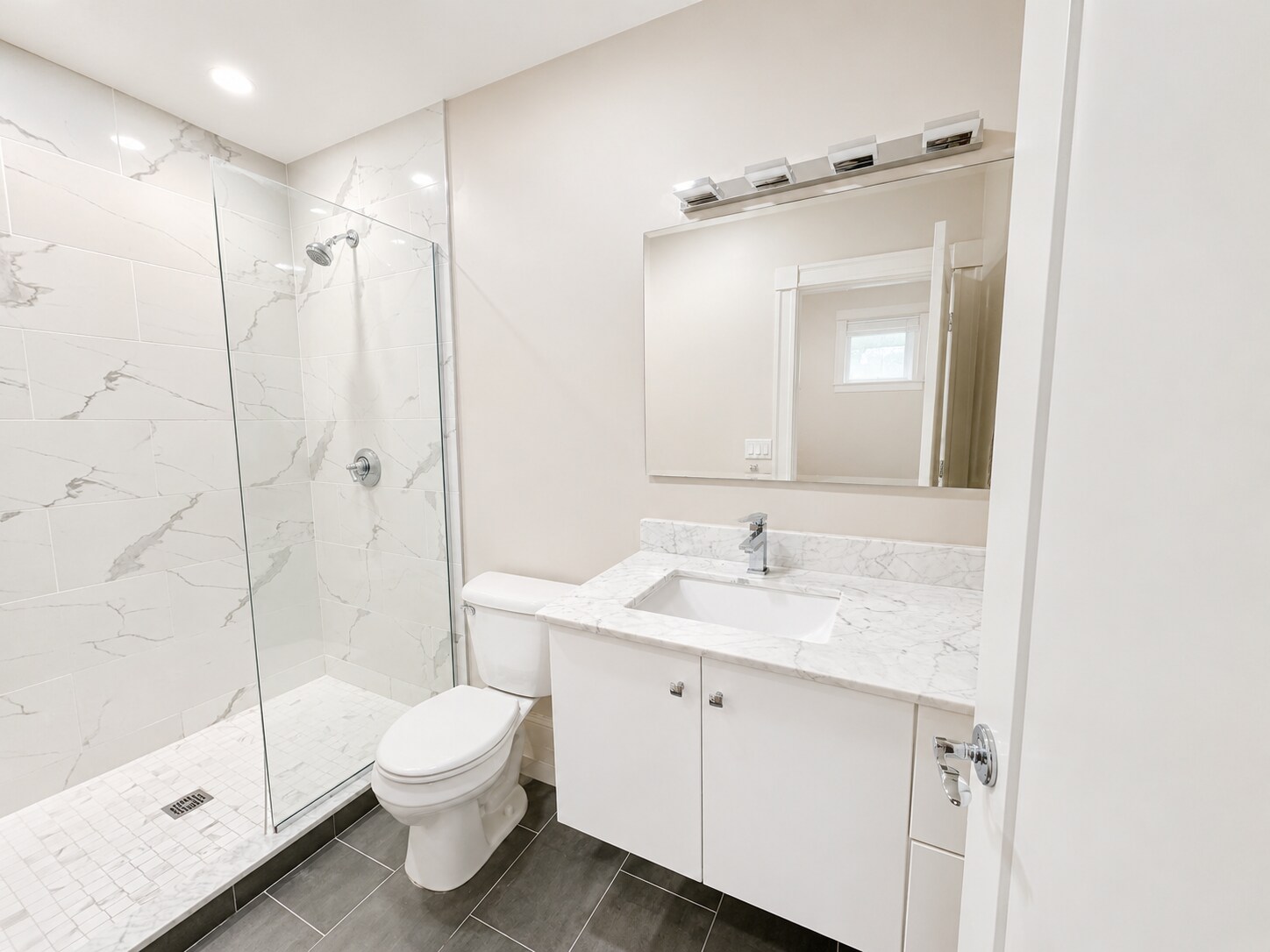 Building Photo - 470-472 Green St. Unit 1