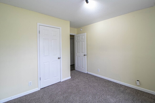 Building Photo - 329 Northridge Dr