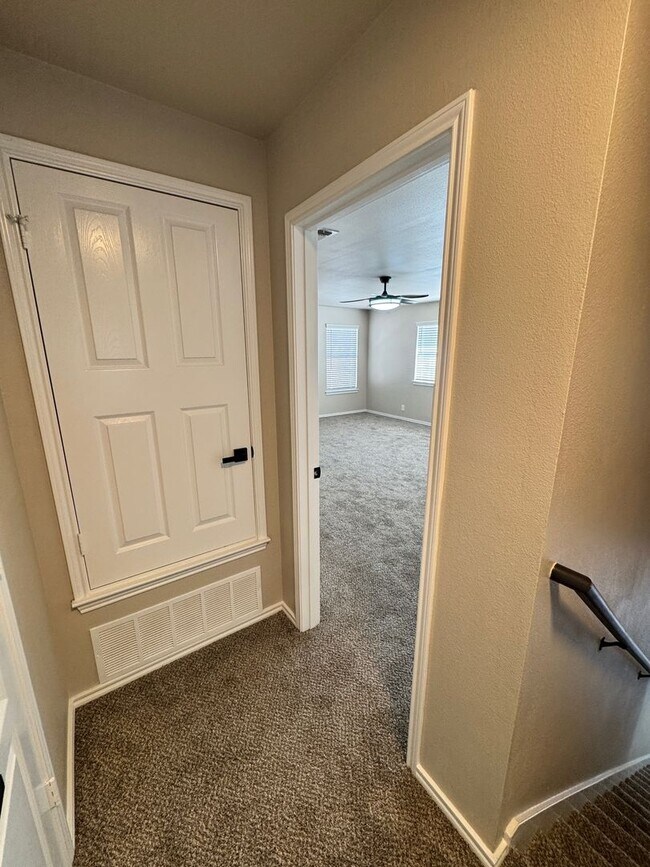 Building Photo - Move-In Ready Family Home in North San Antonio