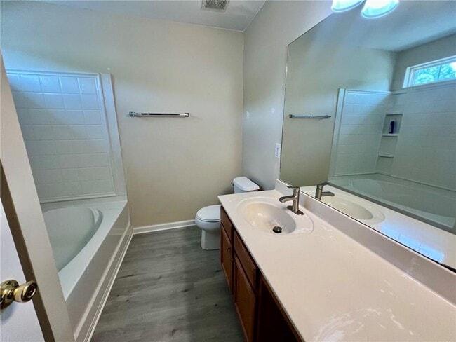Building Photo - 247 Hiawassee Dr