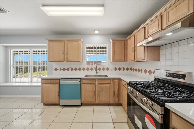 Building Photo - 7027 Waveland Dr
