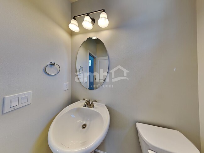 Building Photo - 2783 Moore St