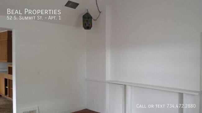 Building Photo - 52 S Summit St