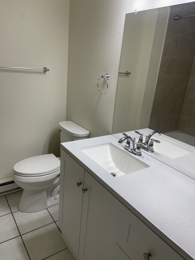 Building Photo - 3465 Lochwood Dr