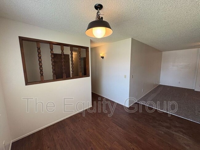 Building Photo - 409 E Roosevelt Ave
