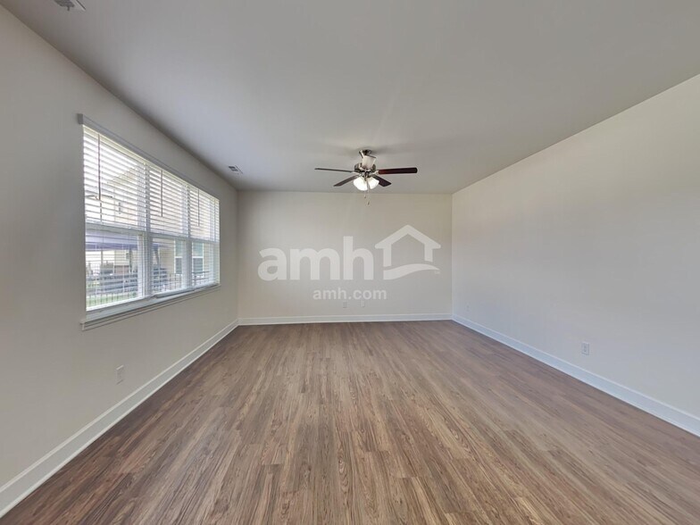 Building Photo - 5298 Lake Maxwell Dr
