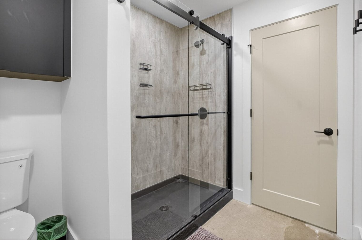 Building Photo - 100 W 5th St