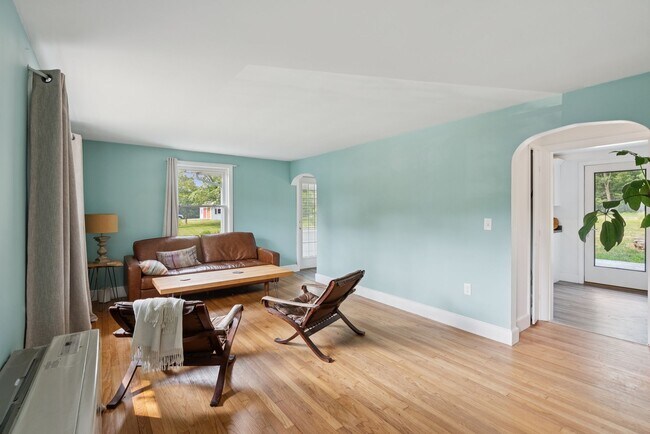Building Photo - 67 Cutts Rd