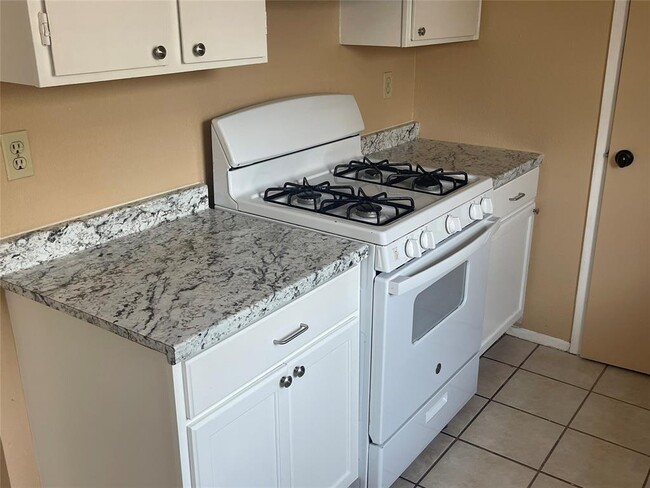 Building Photo - 6902 Trendal Ln
