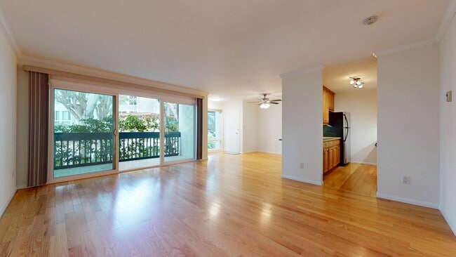 Building Photo - 902 Camino Real