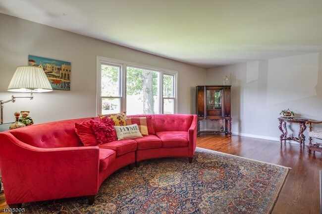 Primary Photo - 14 Ash Ln