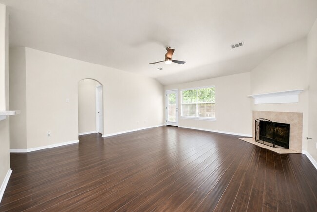 Building Photo - 5114 Santrey Dr