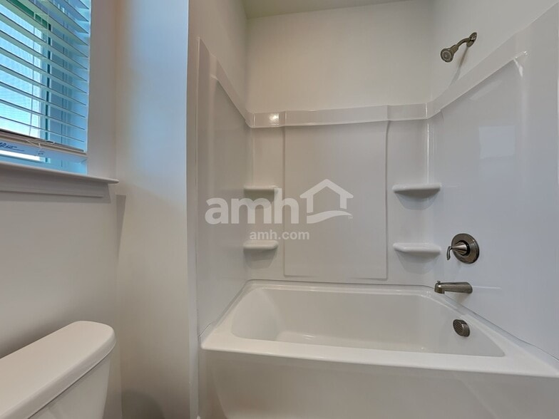 Building Photo - 1120 Livengood Wy