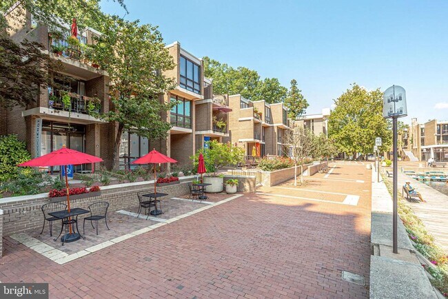 Building Photo - 1791 Jonathan Way