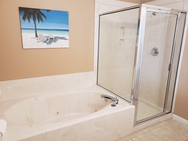 Building Photo - 3722 Laguna Dr