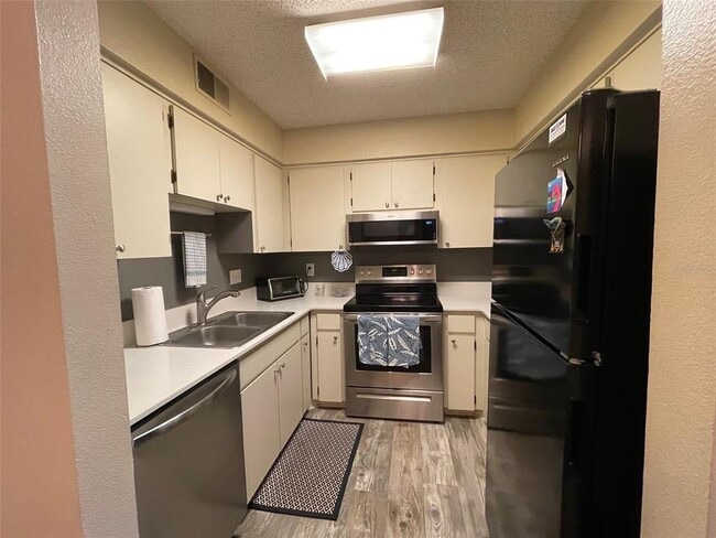 Building Photo - 2690 Coral Landings Blvd