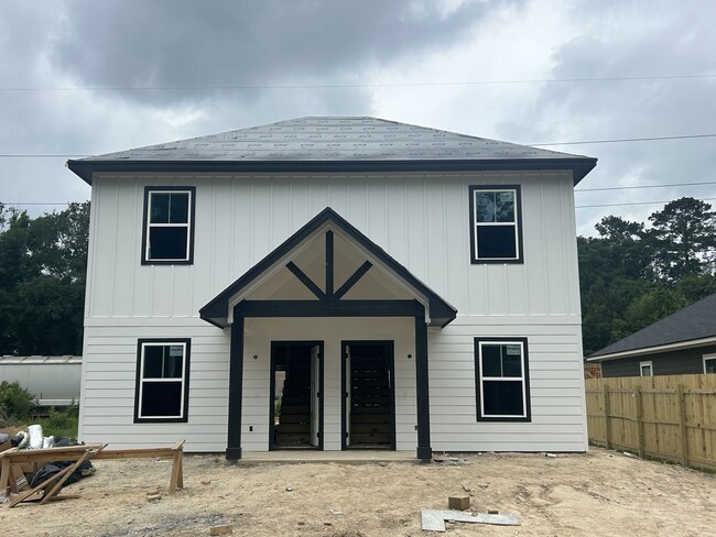 Building Photo - 9984 Golden Ln