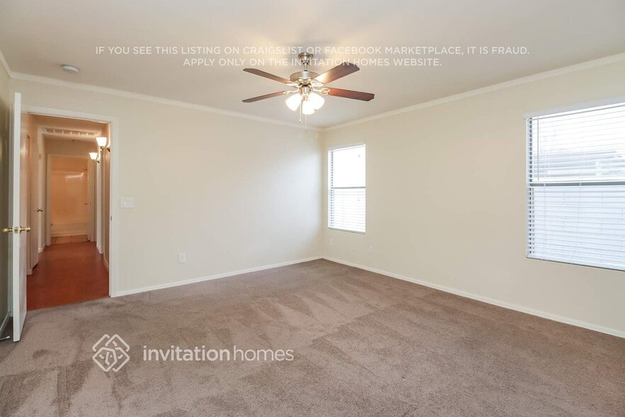 Building Photo - 2304 E Pinto Dr