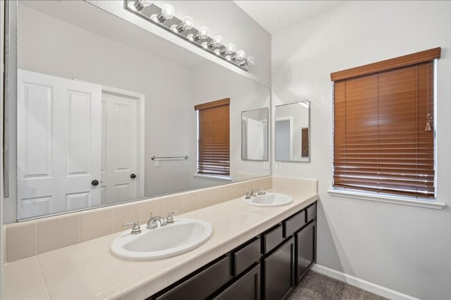 Building Photo - 121 Conner Cir